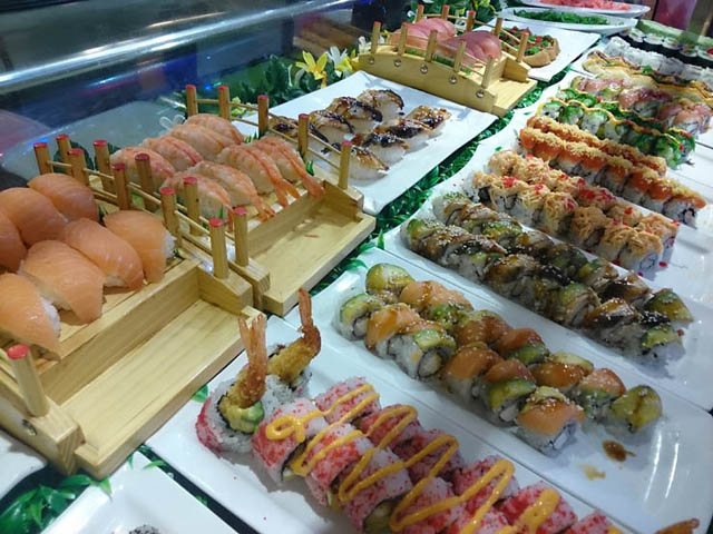 Hibachi Grill Supreme Buffet interior